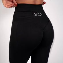 Indlæs billede til gallerivisning BARA - Black Pocket Scrunch Seamless tights
