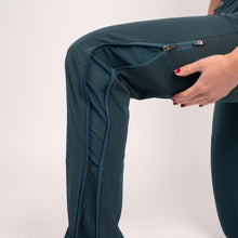 Indlæs billede til gallerivisning BARA - Teal Explorer Hiking Pants
