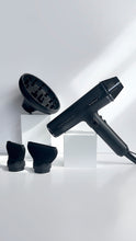 Indlæs billede til gallerivisning HH Simonsen - NANO ION DRYER - NÝTT (SERA KRAFTIGUR og SAMSTUNDIS NETTUR OG LÆTTUR)
