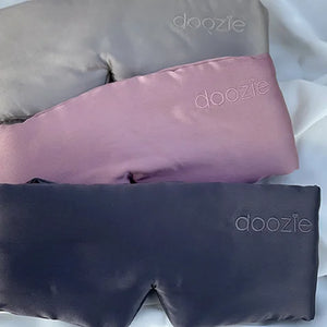 DOOZIE - Luxury Sleep Mask (Mulberry Silke i 22 momme - en kraftig kvalitet) - Pearl Grey