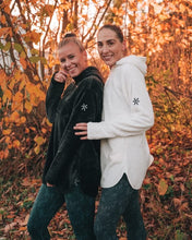Indlæs billede til gallerivisning SPAR 20%: BARA - Black Teddy Sweater
