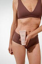 Indlæs billede til gallerivisning VITA LIBERATA - The Gradual Build Tanning Lotion 200 ml.
