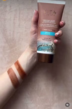 Indlæs og afspil video i gallerivisning VITA LIBERATA - Tinted Tanning Lotion 200 ml - DARK
