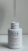 Indlæs og afspil video i gallerivisning Vita Liberata - Tanning Anti-Age Face Serum

