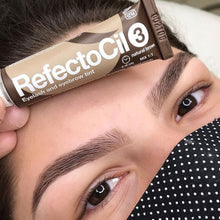 Indlæs billede til gallerivisning RefectoCil - Eyebrow and eyelash tint - Natural Brown No. 3 - GEV GÆTUR: Hetta skal blandast saman við Oxidant Cream 3%
