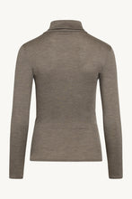 Indlæs billede til gallerivisning SPAR 20%: CLAIRE WOMAN - T-shirt, uld/silke Taupe Melange (med høj krave) - (70% Merino Uld 30% Silke)
