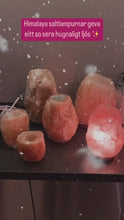 Indlæs og afspil video i gallerivisning Himalaya salt lampe pink 6-8 kg
