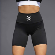 Indlæs billede til gallerivisning Black Pocket Shorts - BARA

