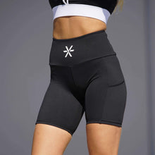 Indlæs billede til gallerivisning Black Pocket Shorts - BARA
