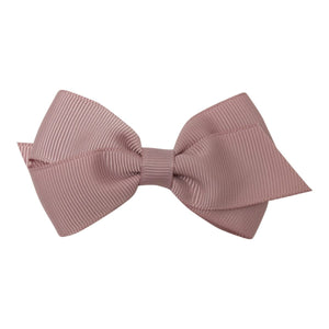 LITTLE WONDERS - EMILY – 1 stk. stor flad 8 cm. sløjfe – standardfarver (vel lit)