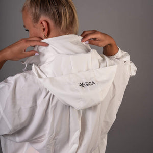 SPAR 20%: White Effortless Jacket   - BARA