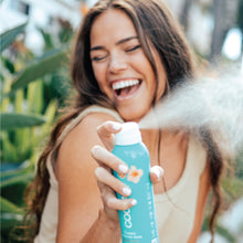 Indlæs billede til gallerivisning COOLA Classic Body Organic Sunscreen Spray SPF 30 - Tropical Coconut - 177 ml
