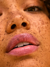 Indlæs billede til gallerivisning ILIA - Balmy Gloss Tinted Lip Oil - Maybe Violet (SOFT LAVENDER)
