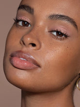 Indlæs billede til gallerivisning ILIA - Liquid Powder Chromatic Eye Tint - Mythic (ROSE GOLD)
