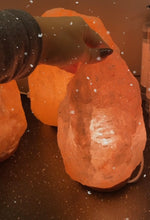 Indlæs billede til gallerivisning Himalaya salt lampe pink 2-3 kg
