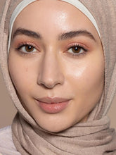 Indlæs billede til gallerivisning ILIA - Liquid Powder Chromatic Eye Tint - Mythic (ROSE GOLD)
