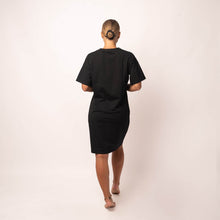Indlæs billede til gallerivisning BARA - Black T-Shirt Dress
