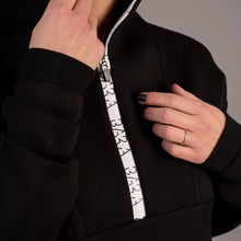 Indlæs billede til gallerivisning SPAR 20%: Black Luxe Sweater - BARA
