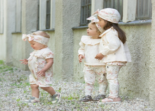 Indlæs billede til gallerivisning LITTLE WONDERS - Pale Spring Vivian heldragt
