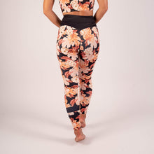 Indlæs billede til gallerivisning BARA - Falling Leaves Pocket Tights
