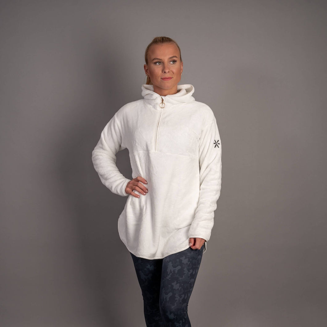 SPAR 20%: BARA - White Teddy Sweater (BERT S & XXXL eftir - Eru stórir í tí)